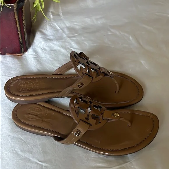 Tory Burch Miller Sandal Thong Patent Calf Leather Sandals Tan - Picture 5 of 11